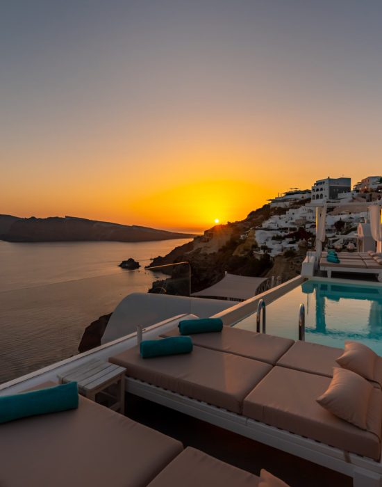 KIMA OIA SUITES