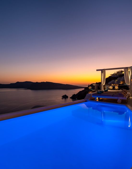 KIMA OIA SUITES