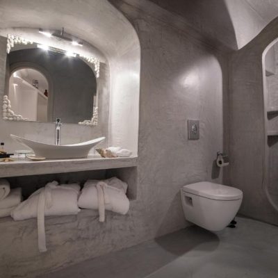 Superior Suite with Hot Tub (3 Adults)