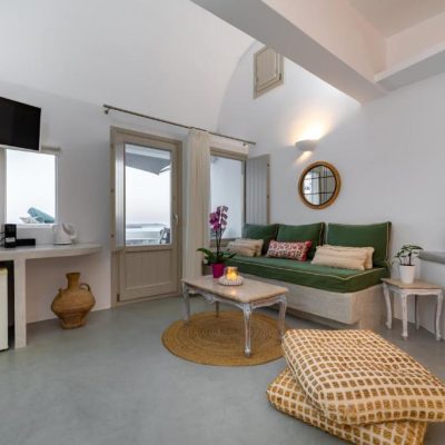 Superior Suite with Hot Tub (3 Adults)