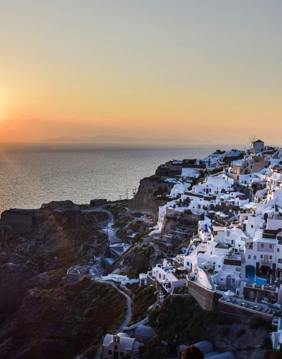 KIMA OIA SUITES