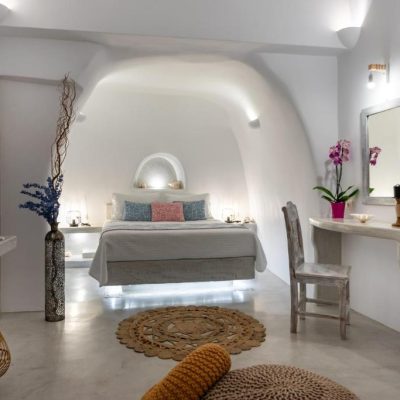 Superior Cave Suite with Hot Tub