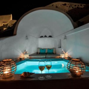 Superior Cave Suite with Hot Tub