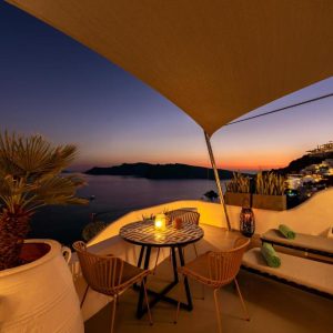 Superior Cave Suite with Hot Tub