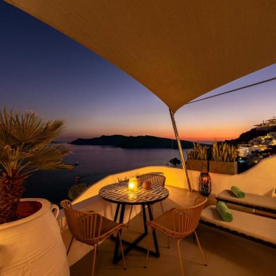 Superior Cave Suite with Hot Tub